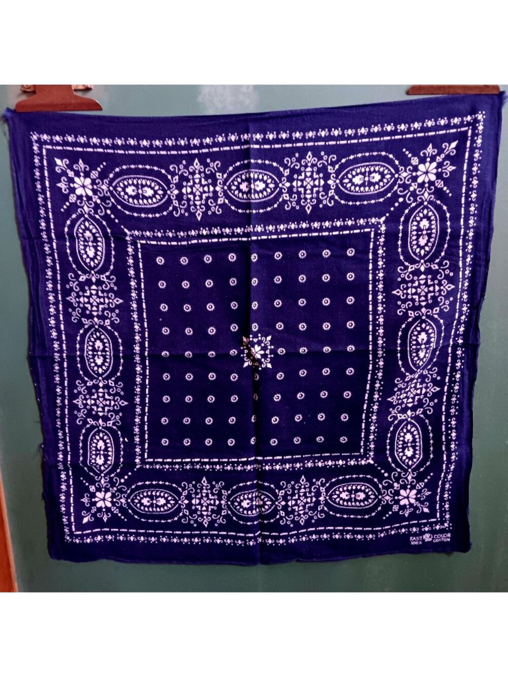 True Vintage Trunk Up Navy Blue Cotton Bandana Handkerchief Hanky elephant 60s